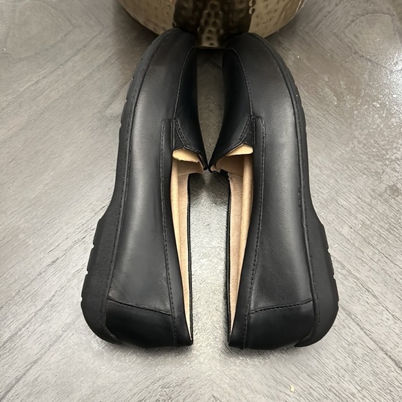 Naturalizer Kacy Leather Slip-On Loafer - Picture 9 of 9